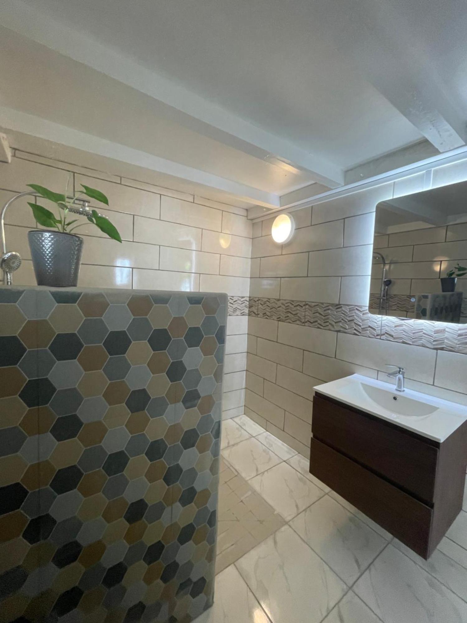 Bed and Breakfast Adenora Saint-Joseph Esterno foto