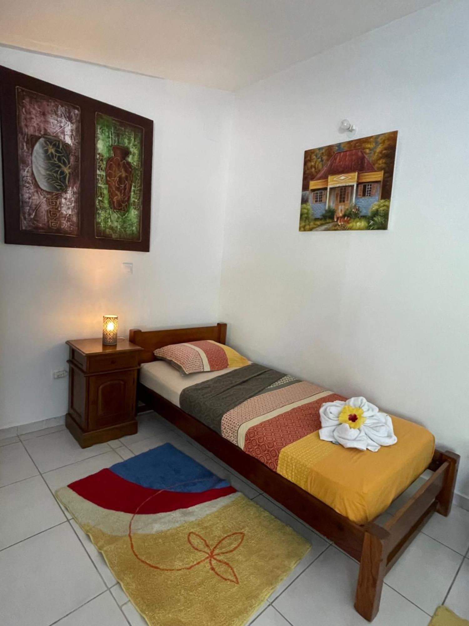 Bed and Breakfast Adenora Saint-Joseph Esterno foto
