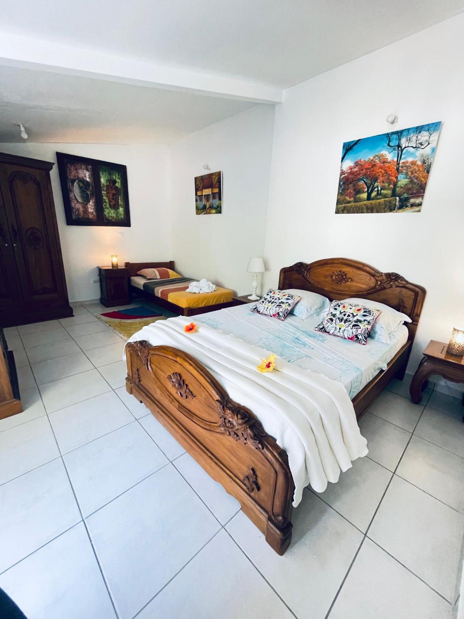 Bed and Breakfast Adenora Saint-Joseph Esterno foto